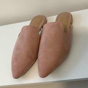 Women’s size 10 pink suede flats